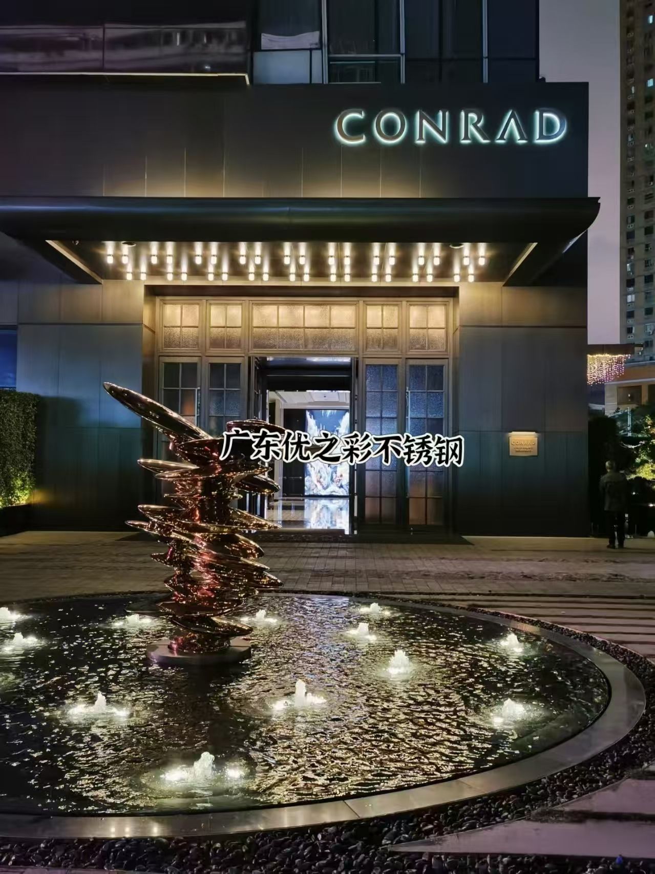 街邊小店到奢侈品牌都在用的不銹鋼雨棚，到底藏著哪些設計秘密？