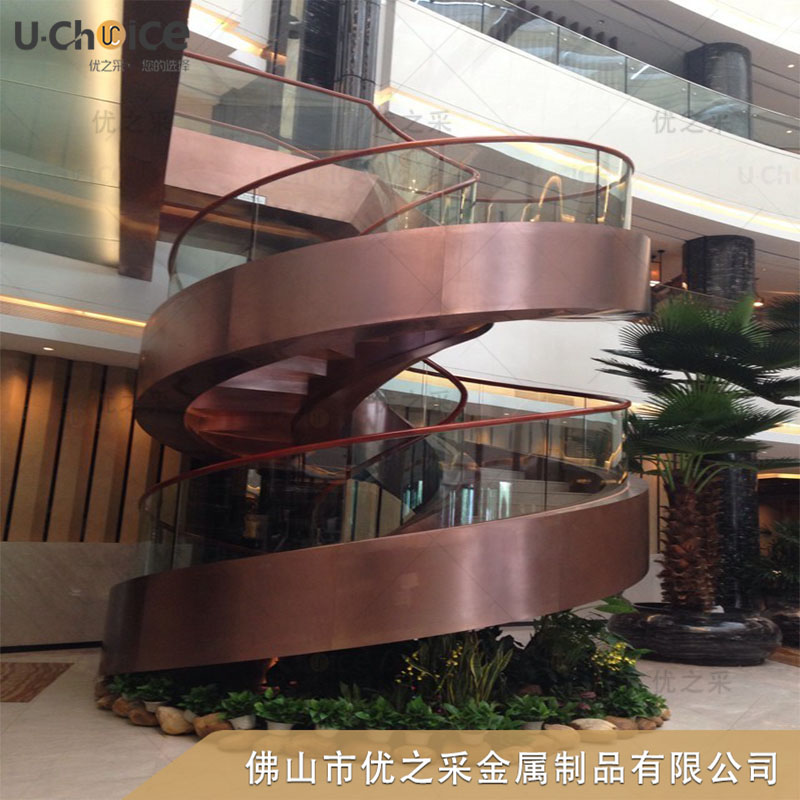 不銹鋼玫瑰金旋轉樓梯的設計